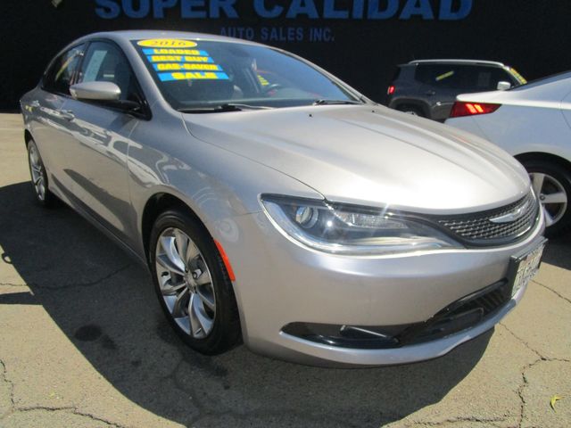 2016 Chrysler 200 S