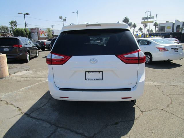 2016 Toyota Sienna LE AAS