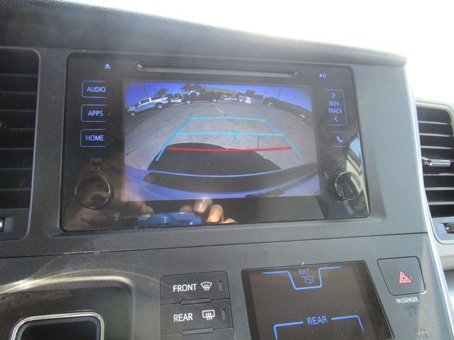 2016 Toyota Sienna LE AAS